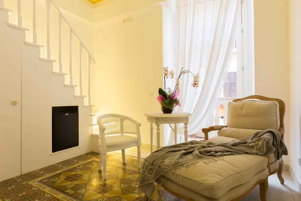 Suite Le Perle Ταράντο Δωμάτιο φωτογραφία